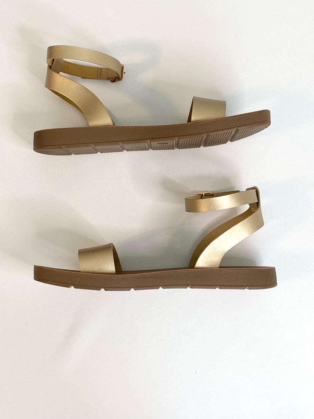 Dream Pairs Gold Metallic Flat Sandals Womens 9 Strappy Comfort Minimalist